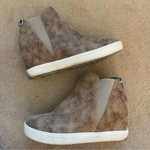 Matisse Lure Wedge Sneaker Size 8.5